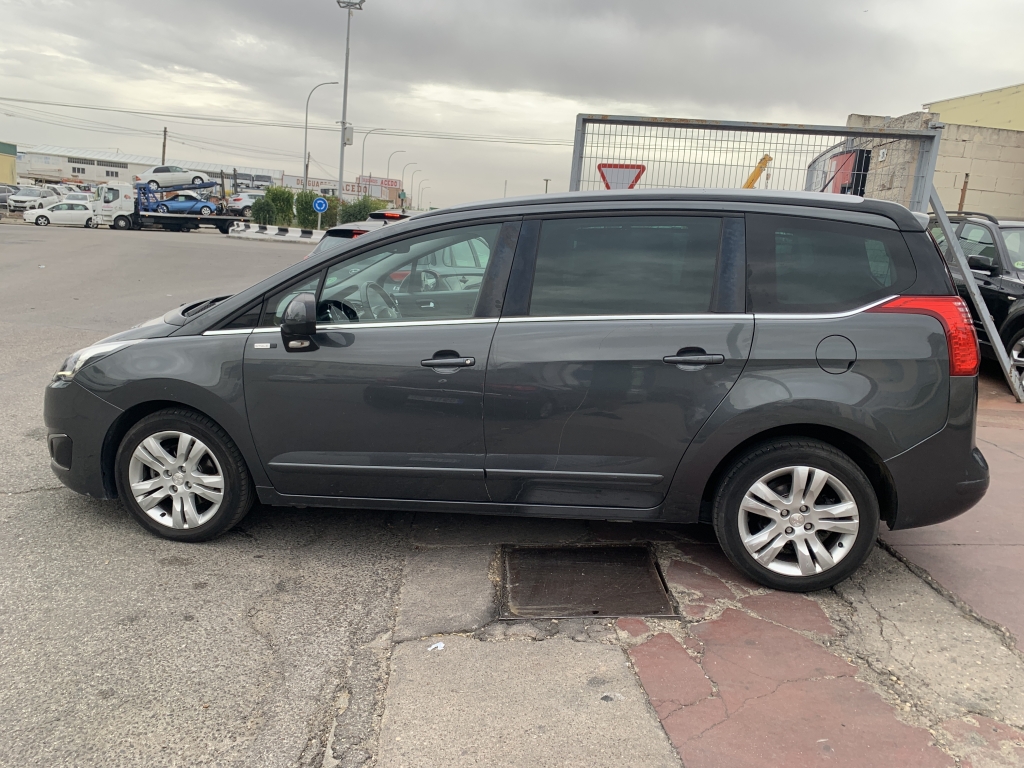 PEUGEOT 5008 1.6 HDI 120CV 7 PLAZAS AUT PEUGEOT 5008 1.6 HDI 120CV 7 PLAZAS AUT
