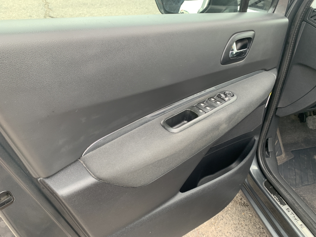 PEUGEOT 5008 1.6 HDI 120CV 7 PLAZAS AUT PEUGEOT 5008 1.6 HDI 120CV 7 PLAZAS AUT