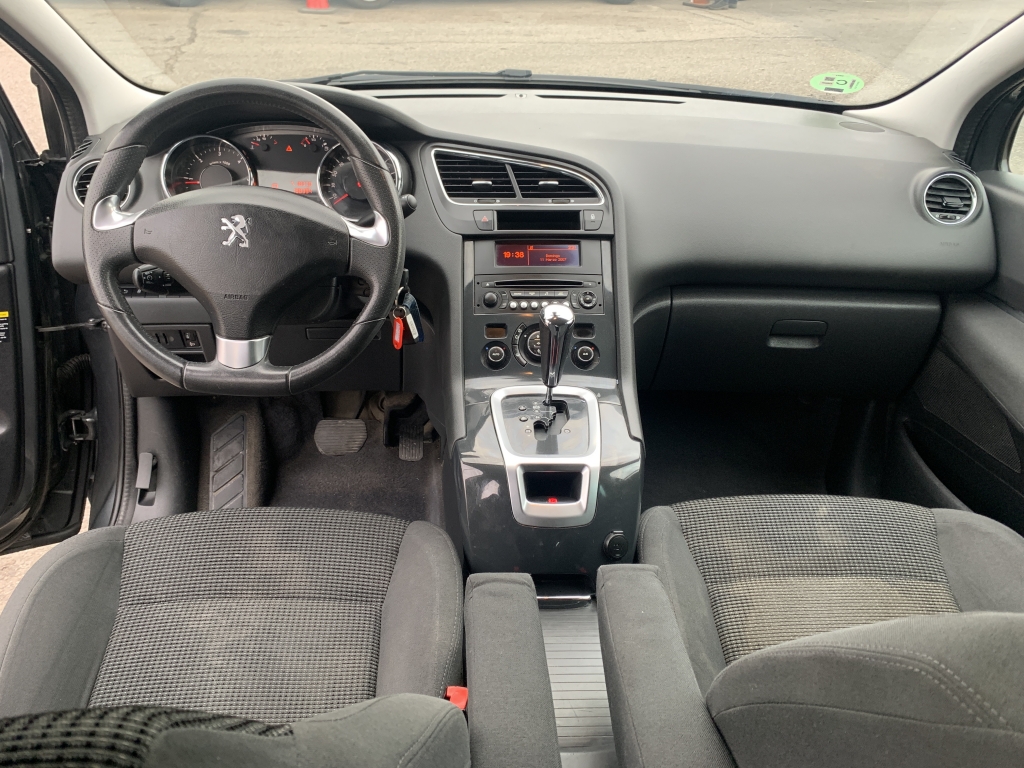 PEUGEOT 5008 1.6 HDI 120CV 7 PLAZAS AUT PEUGEOT 5008 1.6 HDI 120CV 7 PLAZAS AUT