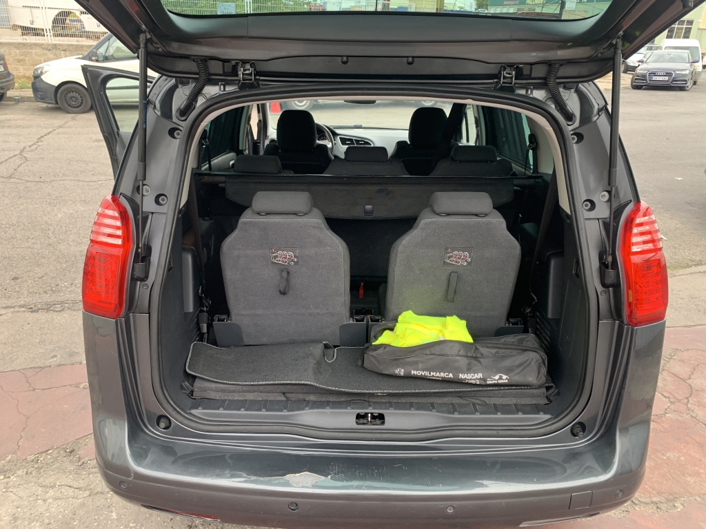 PEUGEOT 5008 1.6 HDI 120CV 7 PLAZAS AUT PEUGEOT 5008 1.6 HDI 120CV 7 PLAZAS AUT