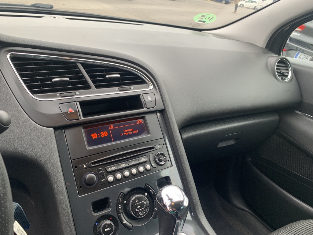 PEUGEOT 5008 1.6 HDI 120CV 7 PLAZAS AUT PEUGEOT 5008 1.6 HDI 120CV 7 PLAZAS AUT