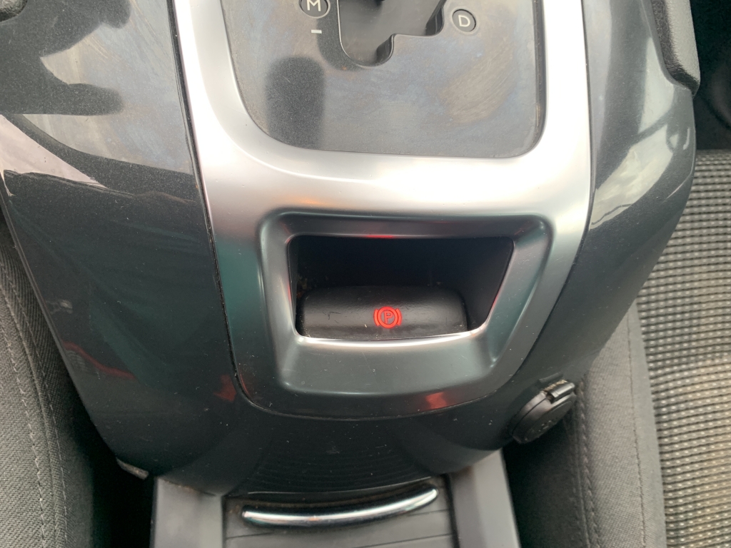 PEUGEOT 5008 1.6 HDI 120CV 7 PLAZAS AUT PEUGEOT 5008 1.6 HDI 120CV 7 PLAZAS AUT