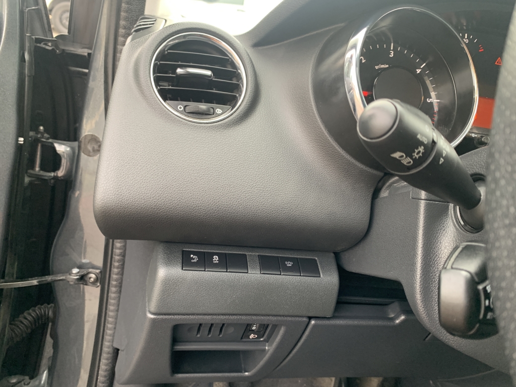 PEUGEOT 5008 1.6 HDI 120CV 7 PLAZAS AUT PEUGEOT 5008 1.6 HDI 120CV 7 PLAZAS AUT