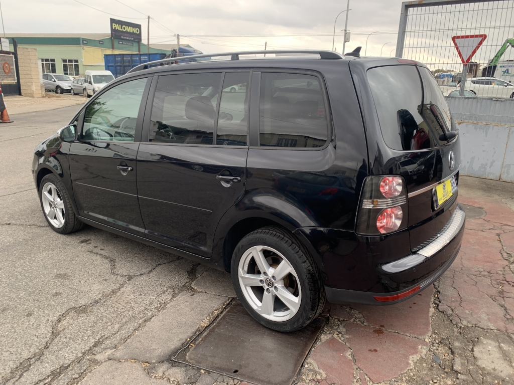 VOLKSWAGEN TOURAN 1.4 TFSI 140CV 7 PLAZAS AUT