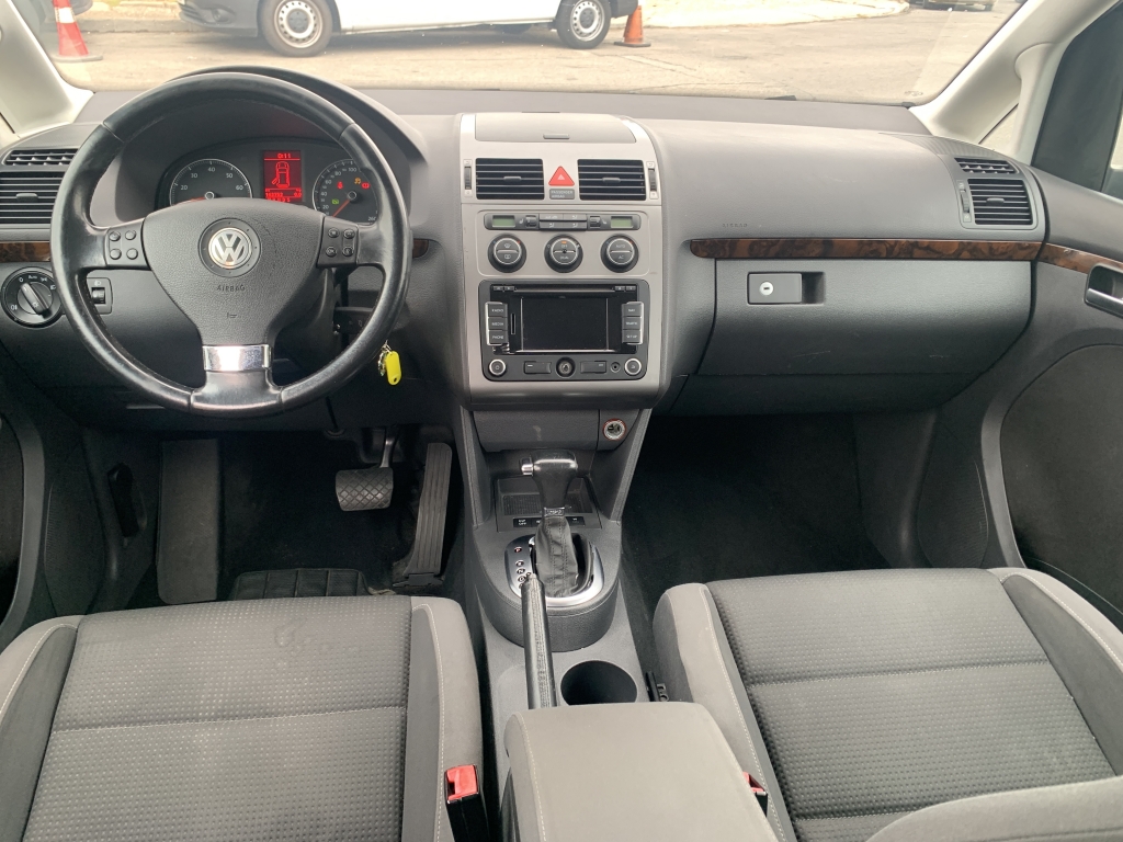 VOLKSWAGEN TOURAN 1.4 TFSI 140CV 7 PLAZAS AUT VOLKSWAGEN TOURAN 1.4 TFSI 140CV 7 PLAZAS AUT