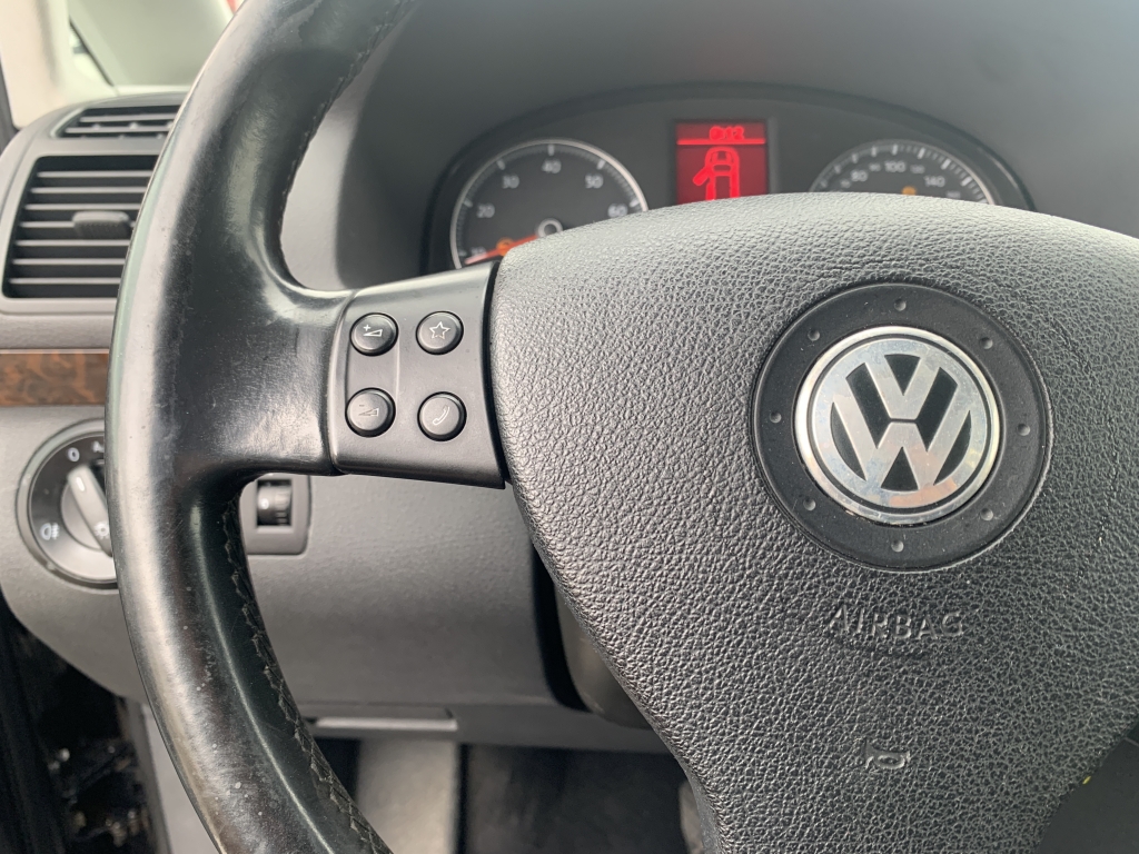 VOLKSWAGEN TOURAN 1.4 TFSI 140CV 7 PLAZAS AUT VOLKSWAGEN TOURAN 1.4 TFSI 140CV 7 PLAZAS AUT