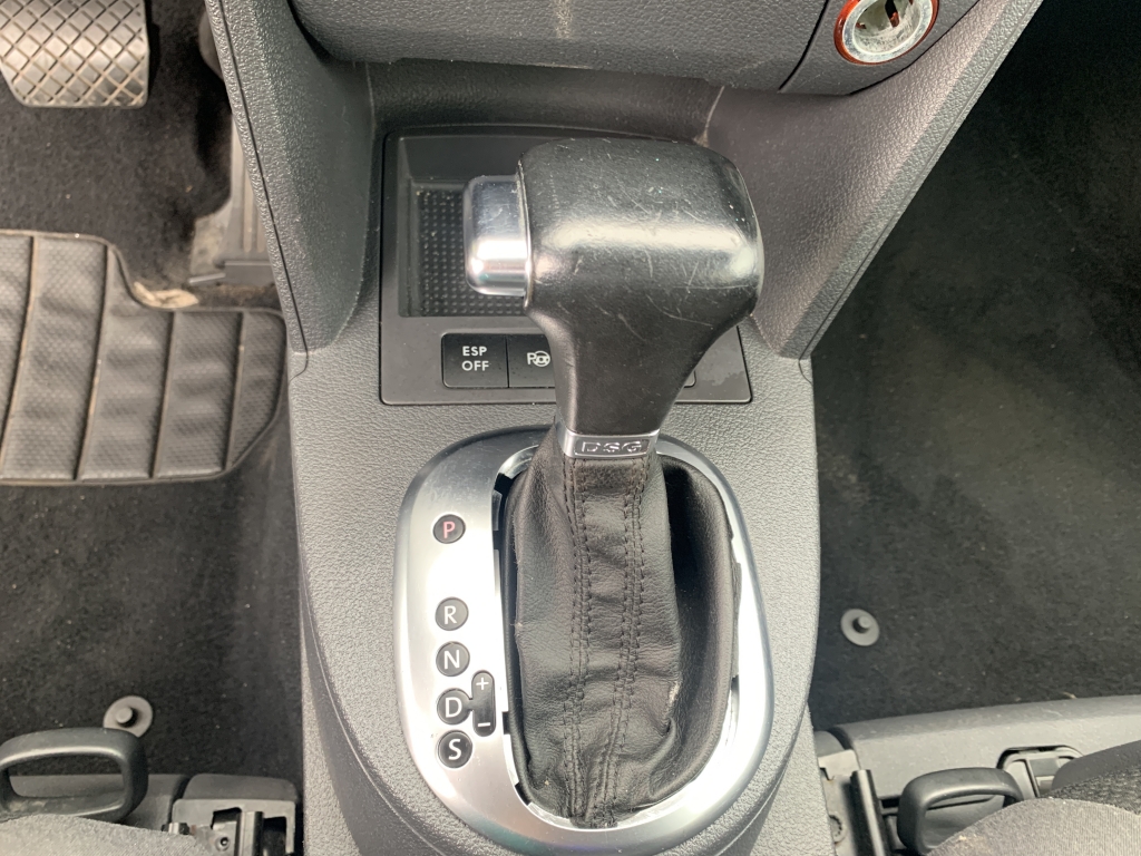 VOLKSWAGEN TOURAN 1.4 TFSI 140CV 7 PLAZAS AUT VOLKSWAGEN TOURAN 1.4 TFSI 140CV 7 PLAZAS AUT