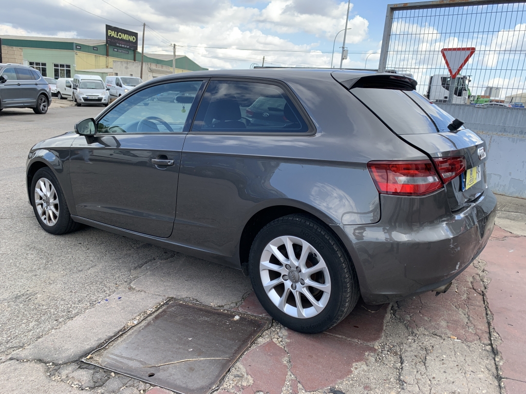 AUDI A-3 1.6 TDI 105CV
