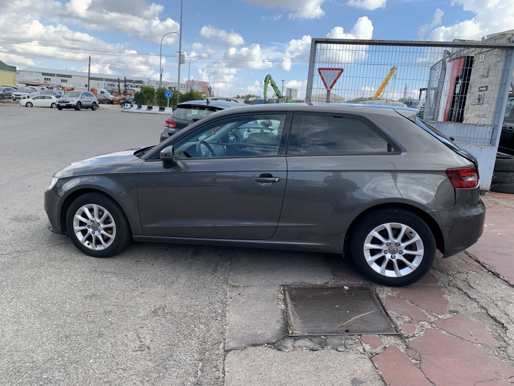 AUDI A-3 1.6 TDI 105CV