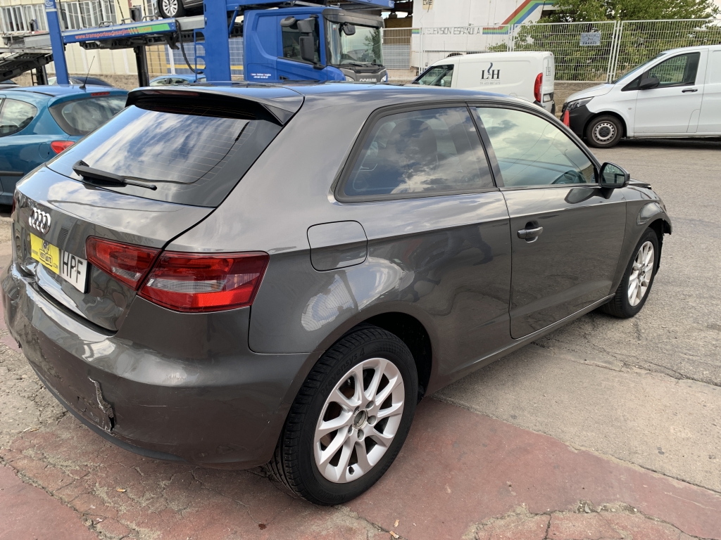 AUDI A-3 1.6 TDI 105CV AUDI A-3 1.6 TDI 105CV
