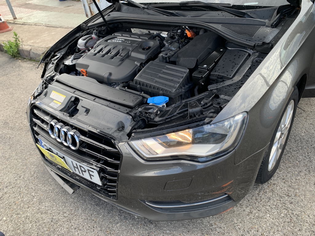 AUDI A-3 1.6 TDI 105CV AUDI A-3 1.6 TDI 105CV