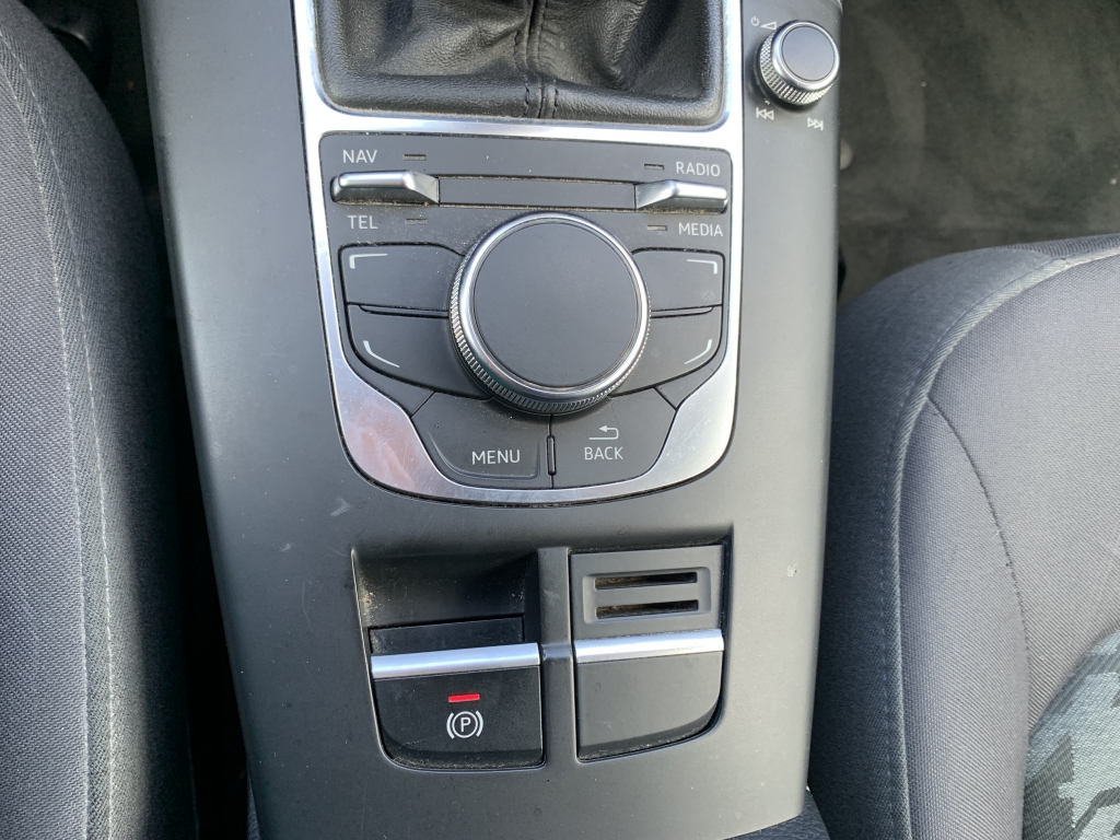 AUDI A-3 1.6 TDI 105CV AUDI A-3 1.6 TDI 105CV