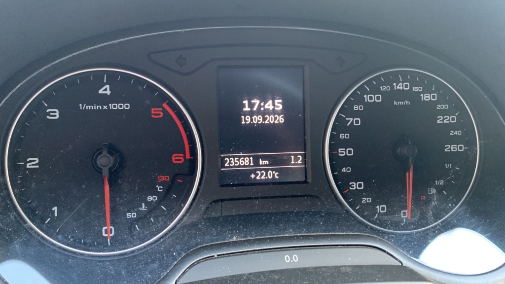 AUDI A-3 1.6 TDI 105CV AUDI A-3 1.6 TDI 105CV