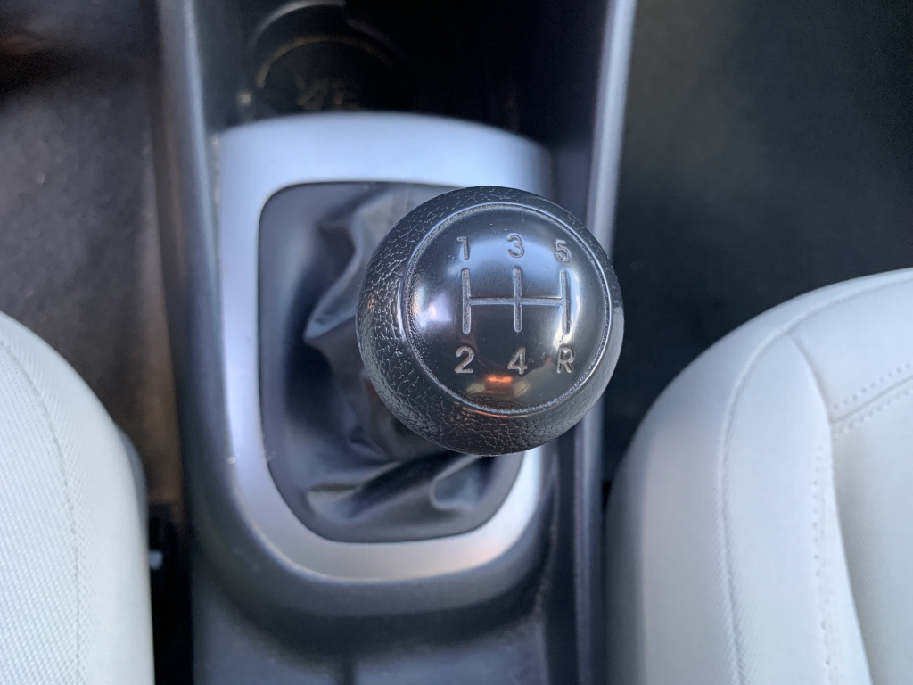 KIA RIO 1.2 INY 84CV