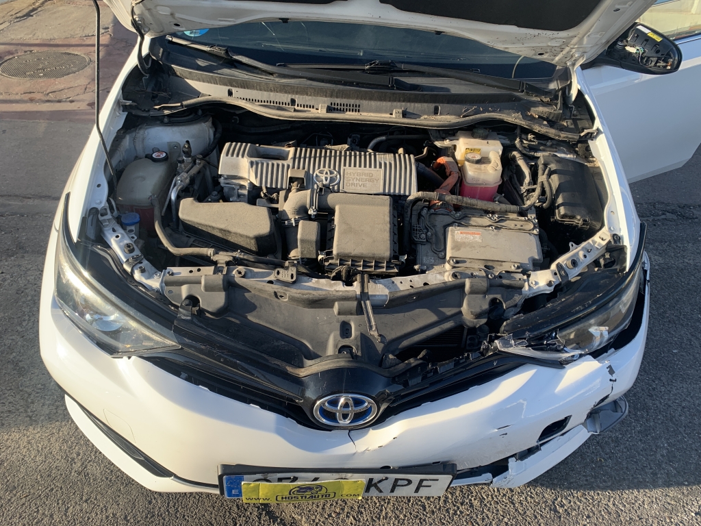 TOYOTA AURIS 1.8 HIBRIDO 135CV