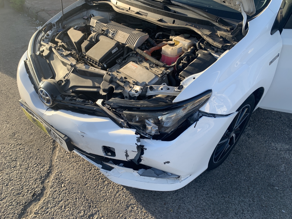 TOYOTA AURIS 1.8 HIBRIDO 135CV