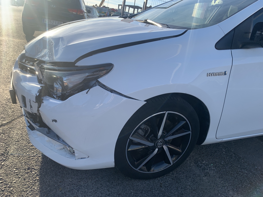TOYOTA AURIS 1.8 HIBRIDO 135CV