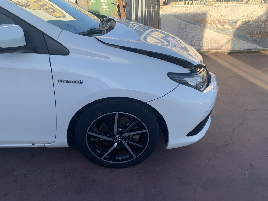 TOYOTA AURIS 1.8 HIBRIDO 135CV