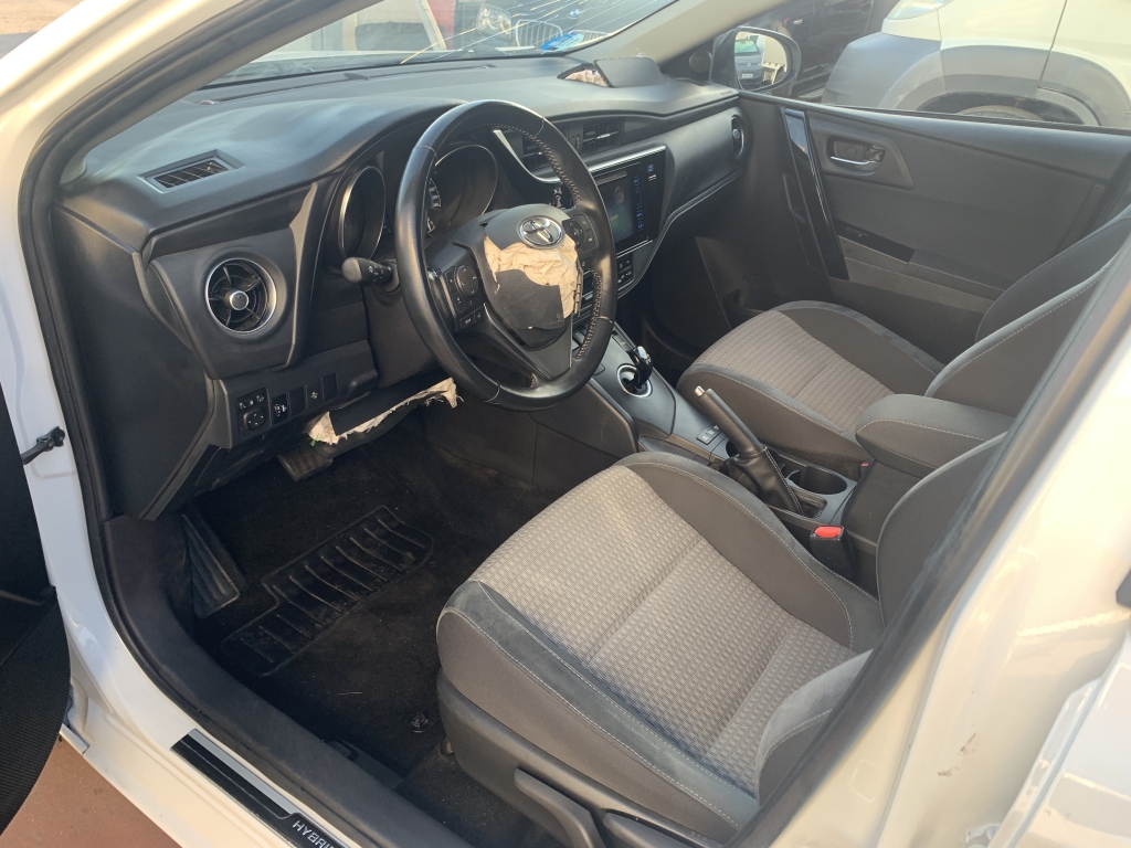 TOYOTA AURIS 1.8 HIBRIDO 135CV