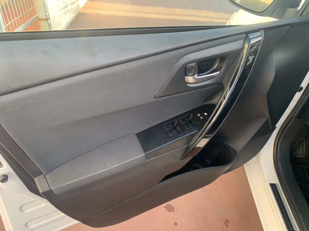 TOYOTA AURIS 1.8 HIBRIDO 135CV