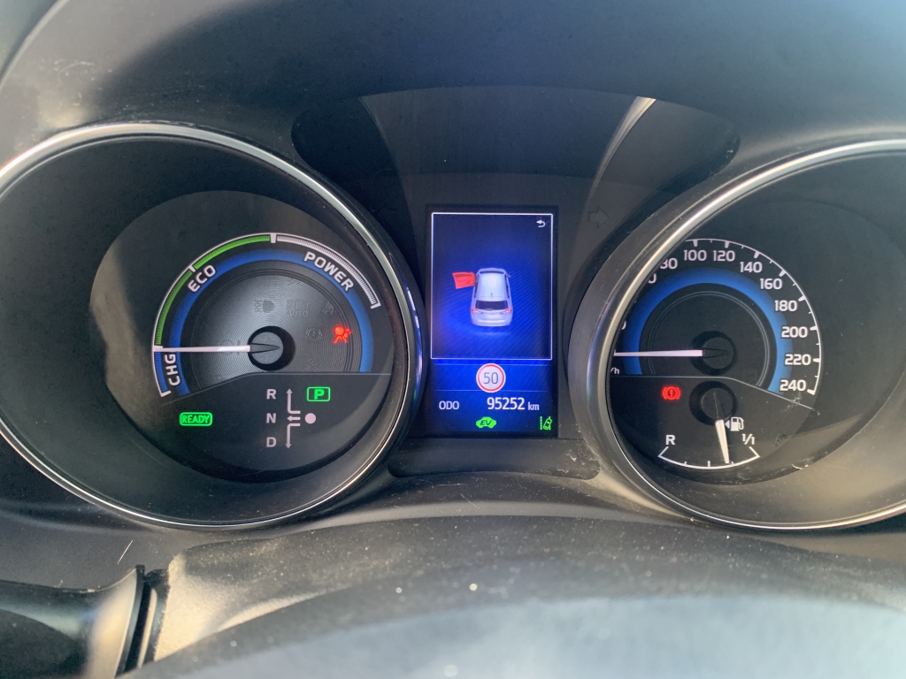 TOYOTA AURIS 1.8 HIBRIDO 135CV