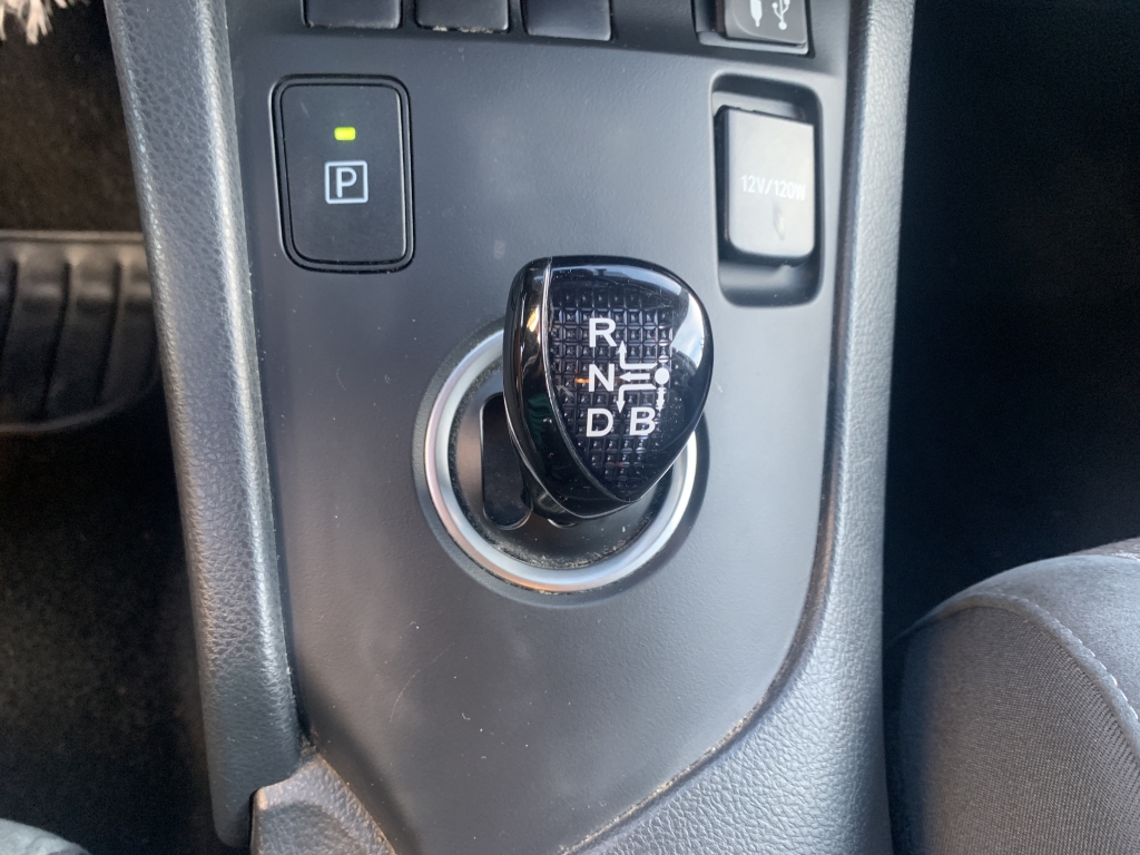 TOYOTA AURIS 1.8 HIBRIDO 135CV