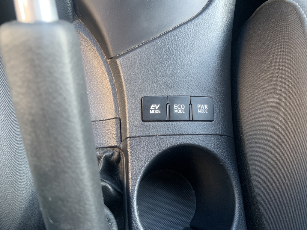 TOYOTA AURIS 1.8 HIBRIDO 135CV