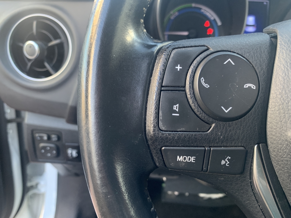 TOYOTA AURIS 1.8 HIBRIDO 135CV