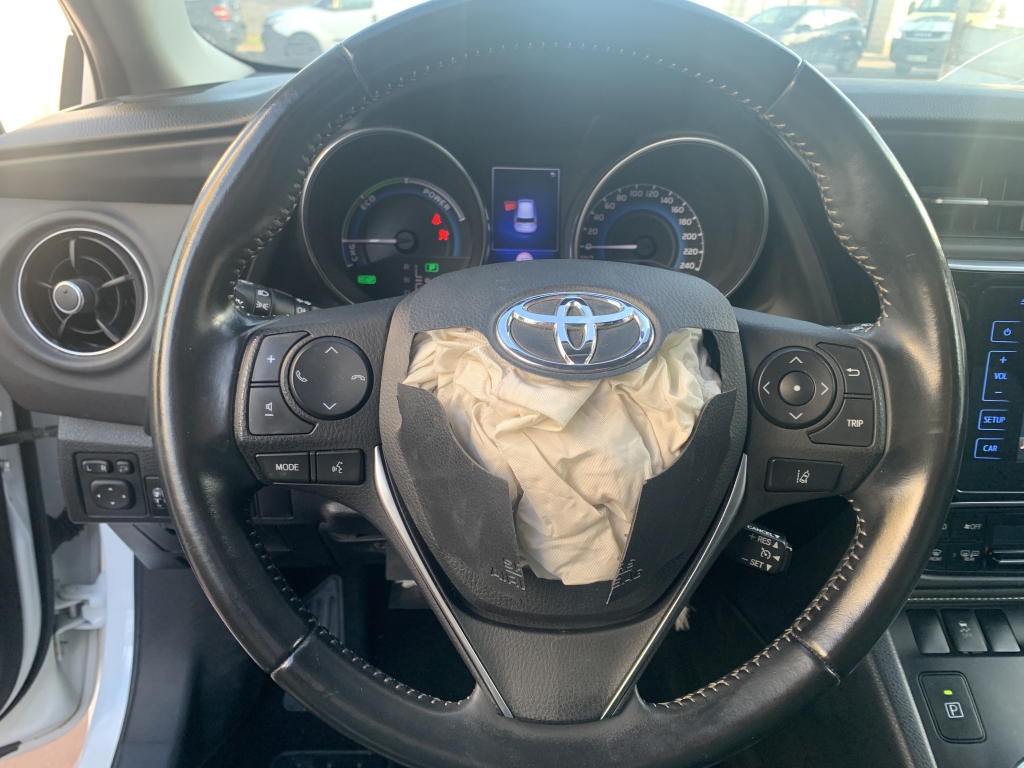 TOYOTA AURIS 1.8 HIBRIDO 135CV