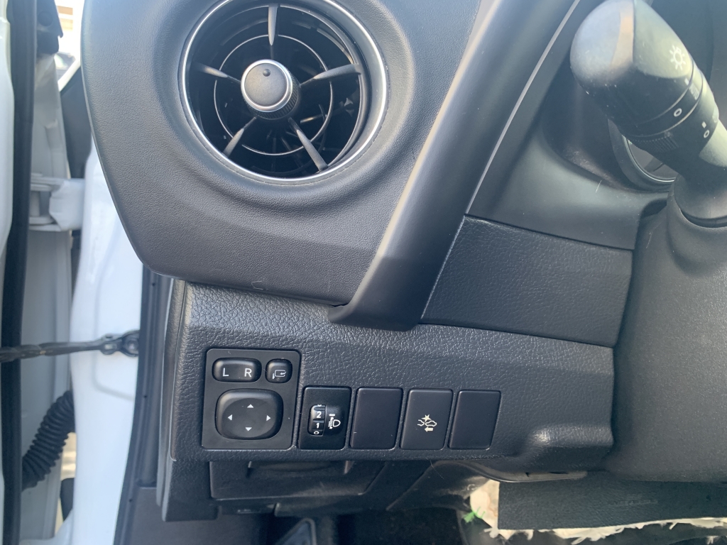 TOYOTA AURIS 1.8 HIBRIDO 135CV