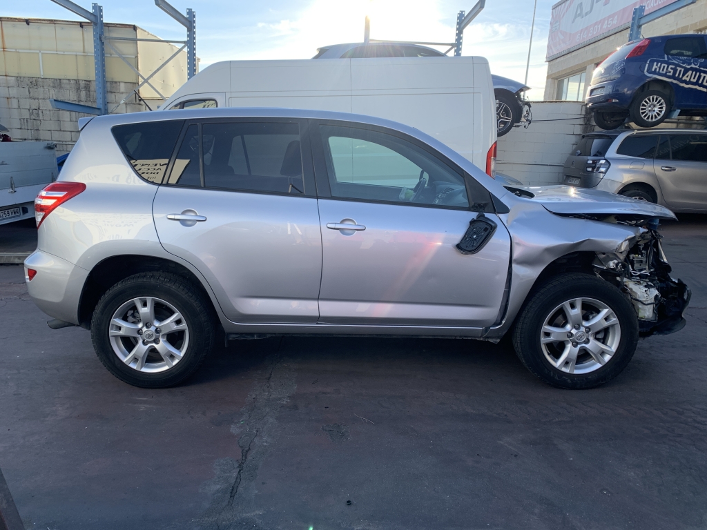TOYOTA RAV-4 2.2 D4D 150CV TOYOTA RAV-4 2.2 D4D 150CV