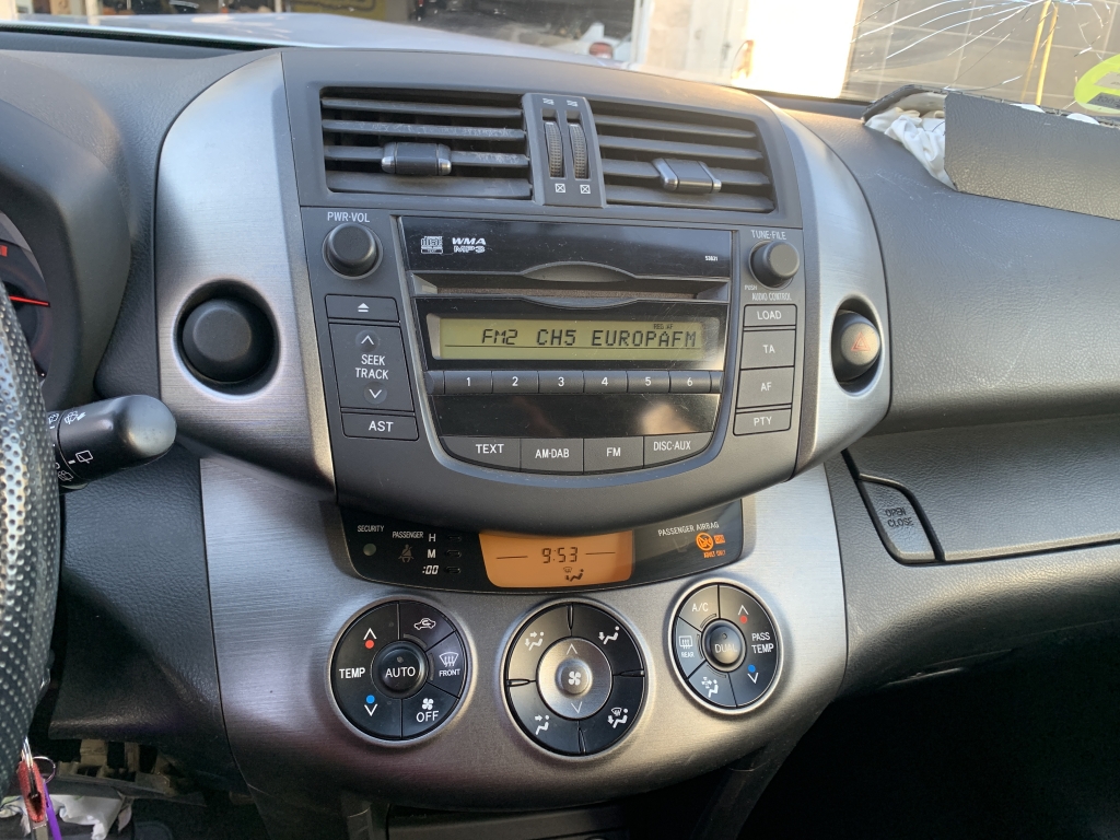 TOYOTA RAV-4 2.2 D4D 150CV TOYOTA RAV-4 2.2 D4D 150CV