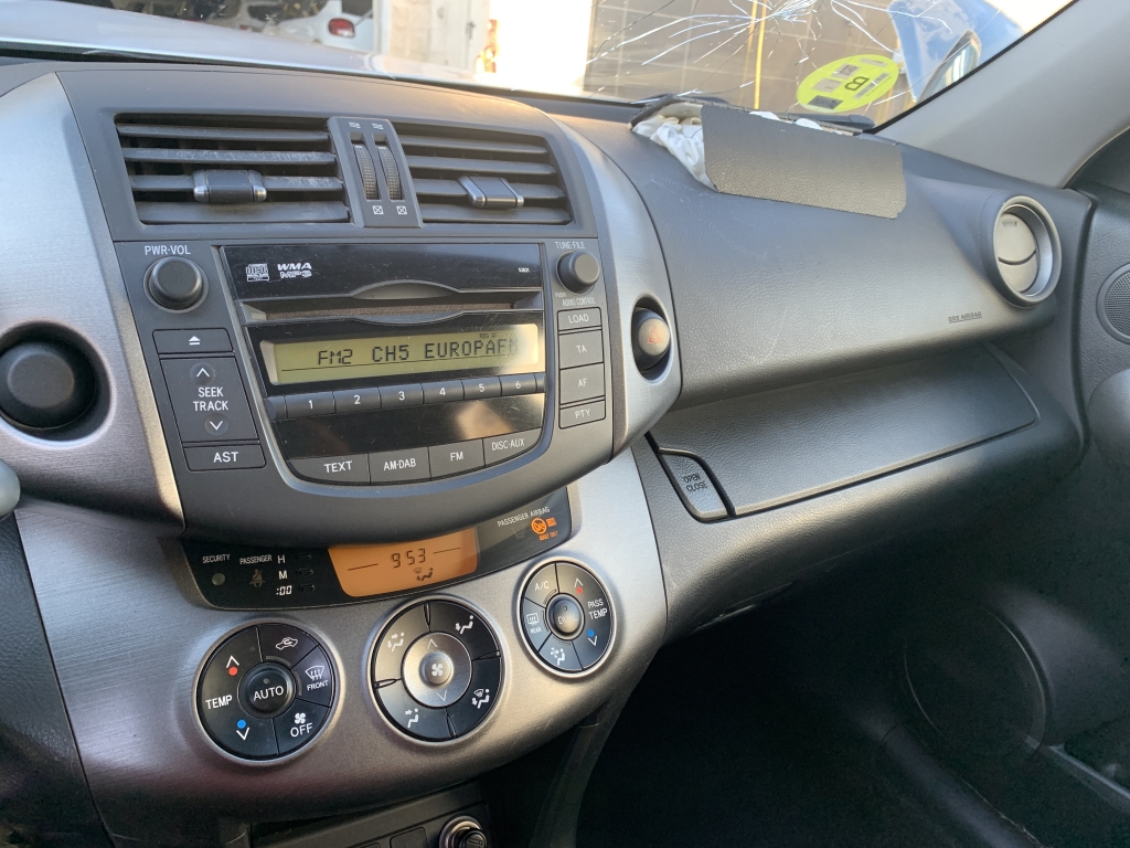 TOYOTA RAV-4 2.2 D4D 150CV TOYOTA RAV-4 2.2 D4D 150CV