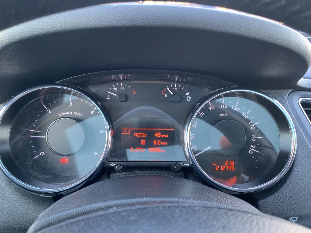 PEUGEOT 5008 1.6 HDI 120CV 7 PLAZAS 