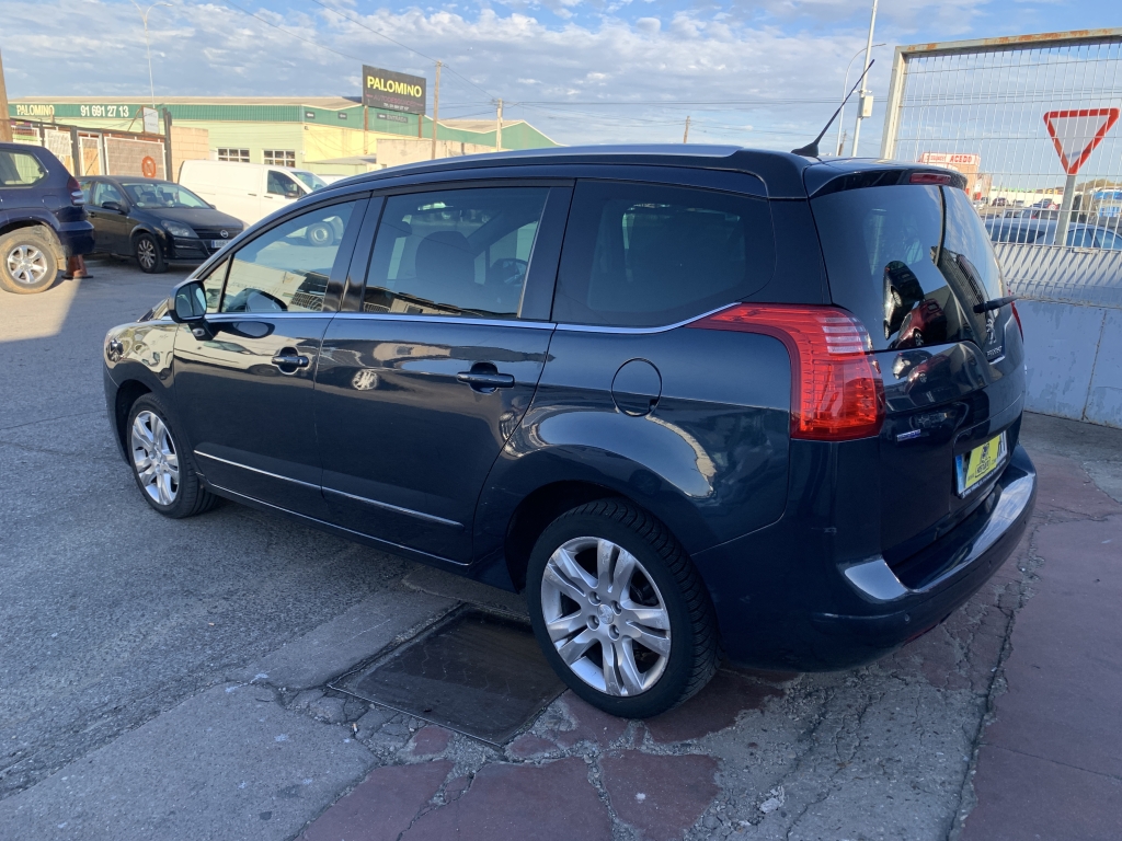 PEUGEOT 5008 1.6 HDI 120CV 7 PLAZAS 