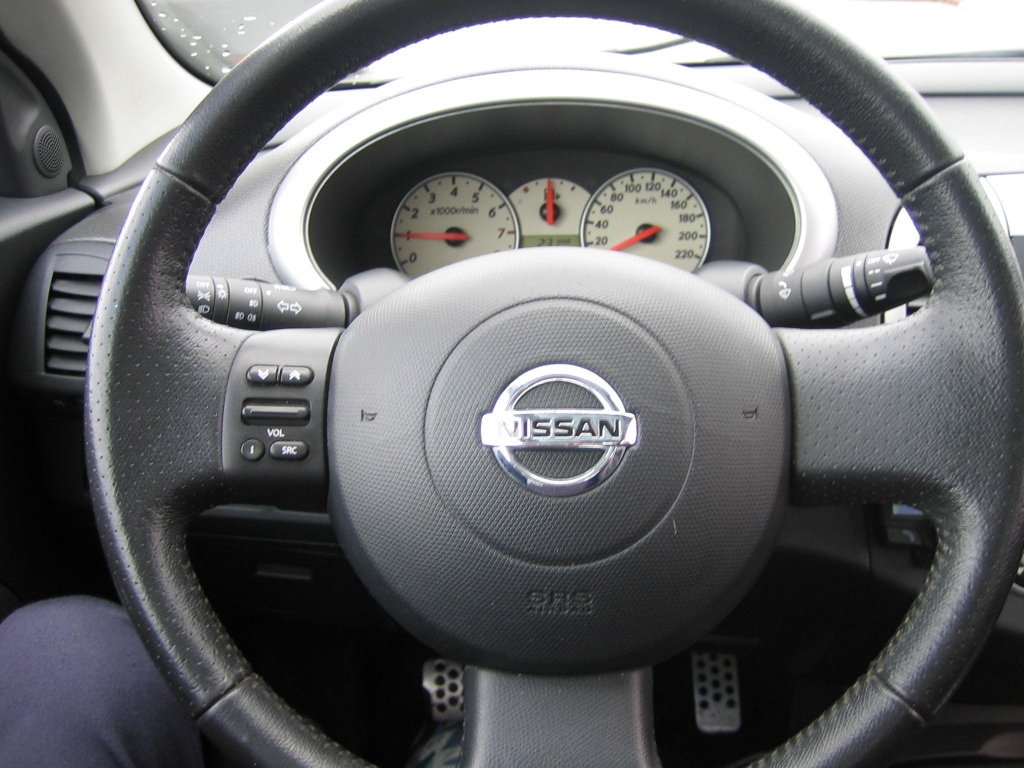 VISTA VOLANTE MULTI FUNCION Nissan Micra 1.6 i Cabrio