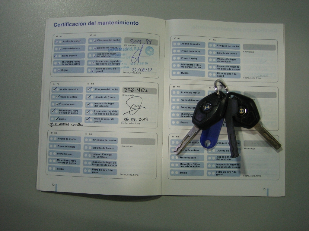 VISTA LIBRO REVISIONES Y LLAVES BMW 530 D AUTOMATICO 3.0 217CV