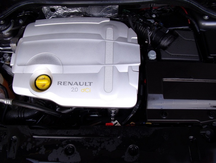Renault Laguna Coupe 2.0 DCI Emotion Plus
