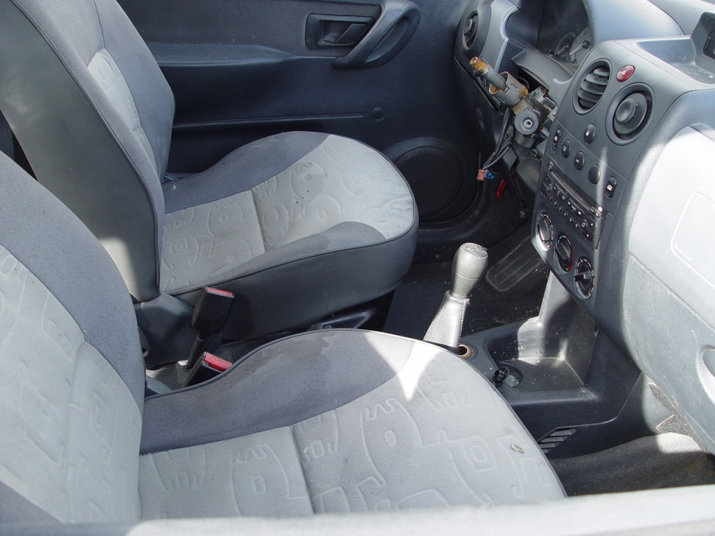 vista interior asientos delanteros
