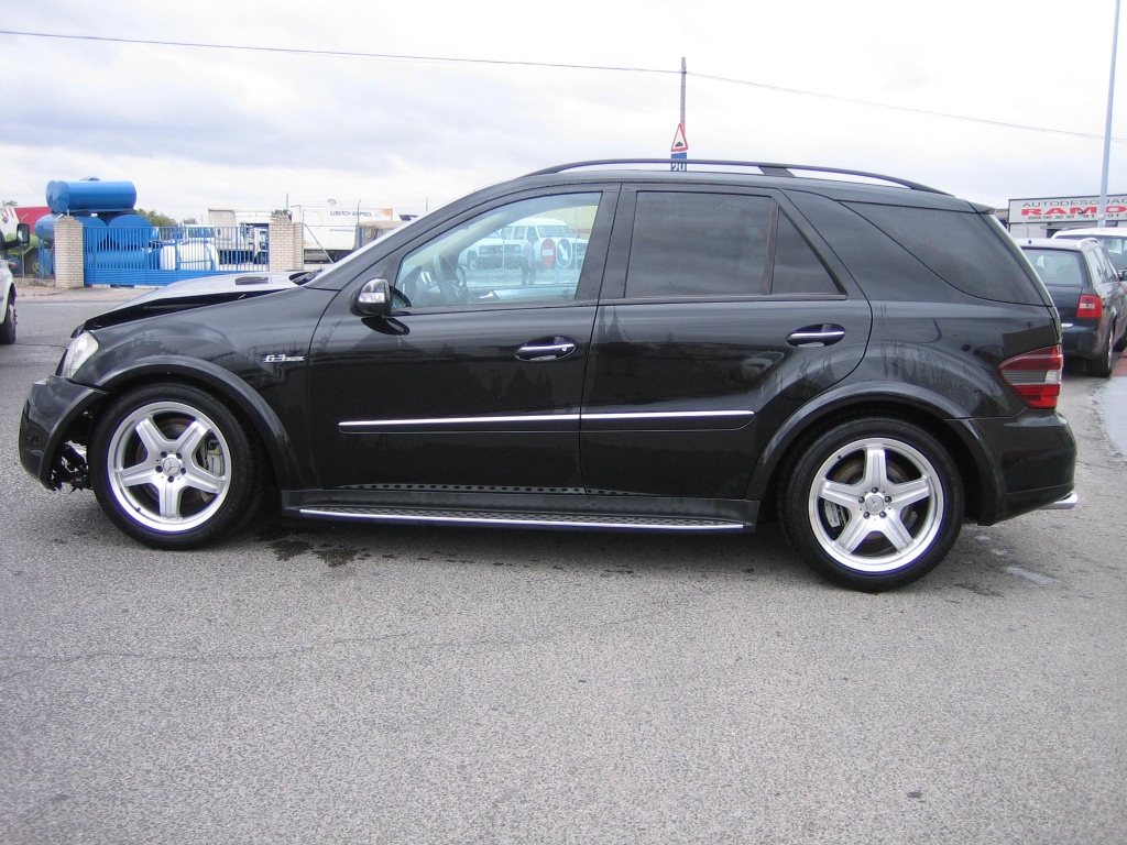 VISTA LATERAL IZQUIERDO MERCEDES BENZ ML 63 AMG 6.3 I 510CV
