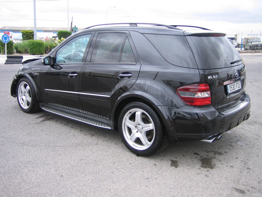 VISTA TRASERA IZQUIERDA MERCEDES BENZ ML 63 AMG 6.3 I 510CV
