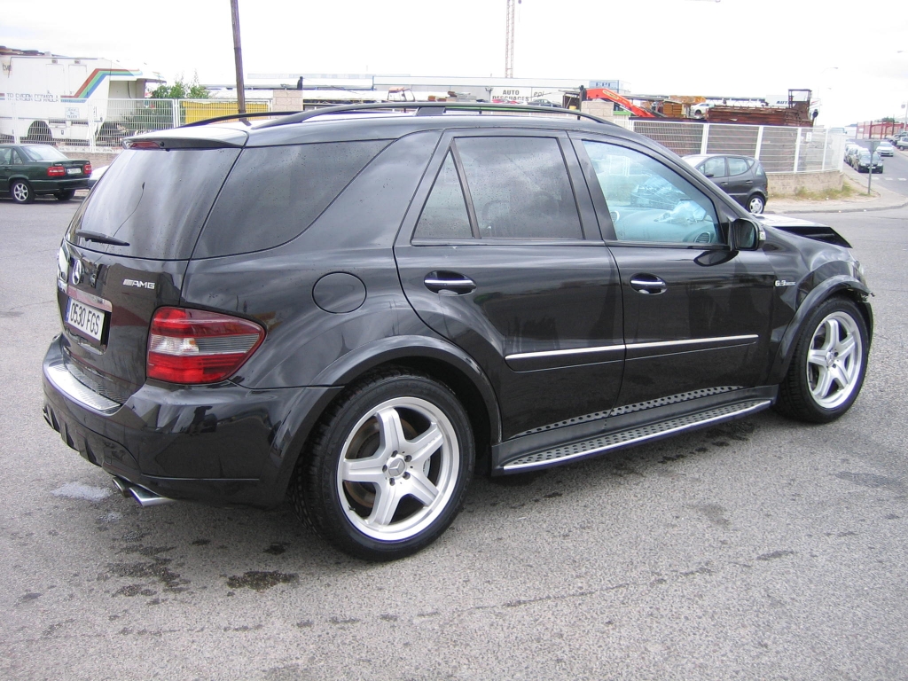 VISTA TRASERA DERECHA MERCEDES BENZ ML 63 AMG 6.3 I 510CV