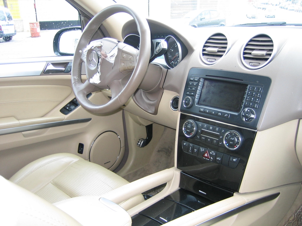 VISTA INTERIOR IZQUIERDO MERCEDES BENZ ML 63 AMG 6.3 I 510CV