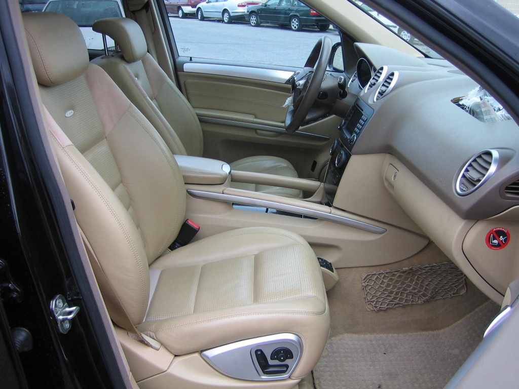 VISTA INTERIOR DERECHO VISTA INTERIOR TRASERO 2 MERCEDES BENZ ML 63 AMG 6.3 I 510CV