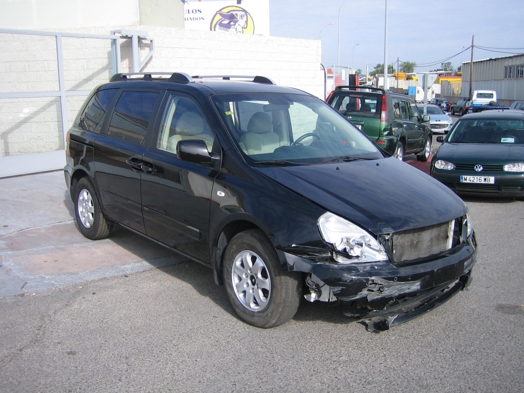 VISTA DELANTERA DERECHA KIA CARNIVAL 2.9 CRDI 185CV