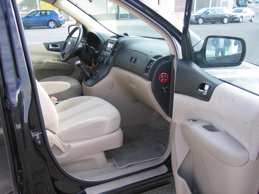 VISTA INTERIOR DERECHO KIA CARNIVAL 2.9 CRDI 185CV