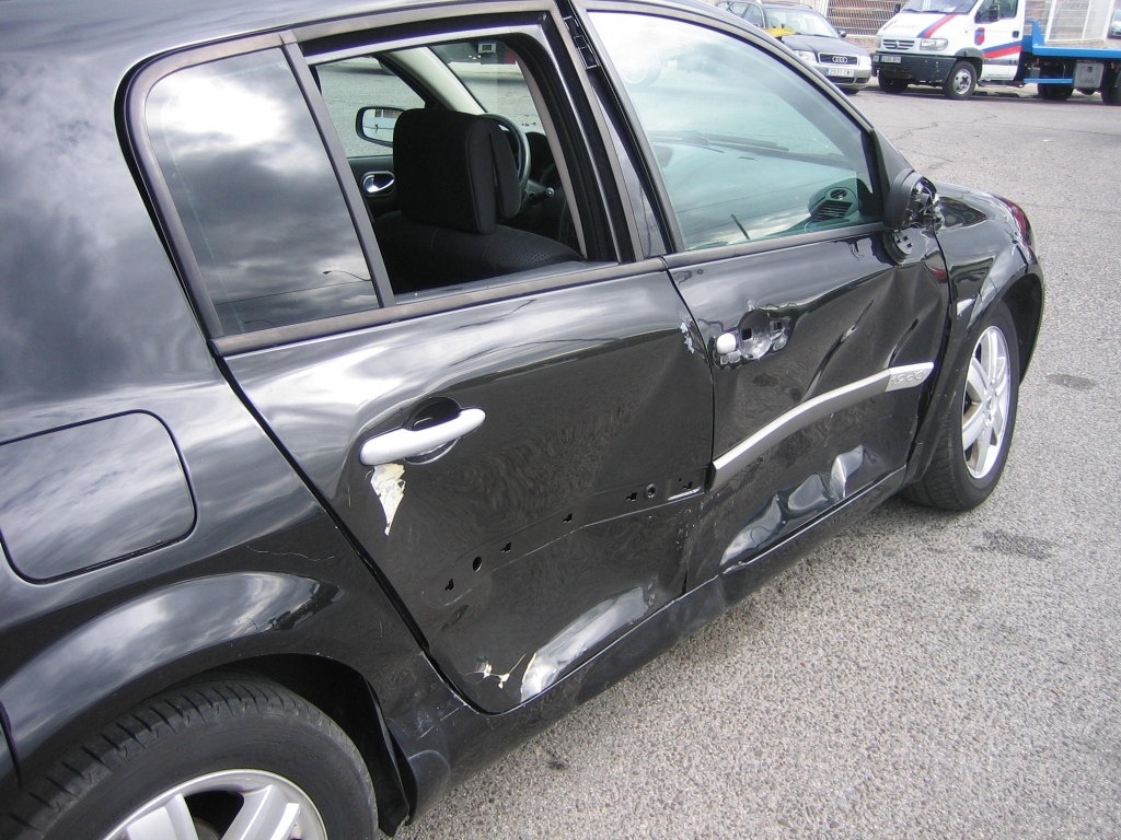 VISTA GOLPE RENAULT MEGANE 1.9 DCI 120CV