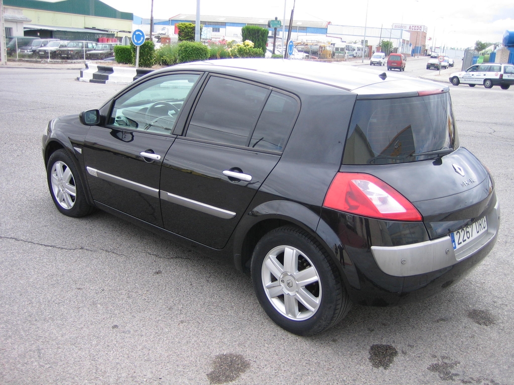 VISTA TRASERA IZQUIERDA RENAULT MEGANE 1.9 DCI 120CV