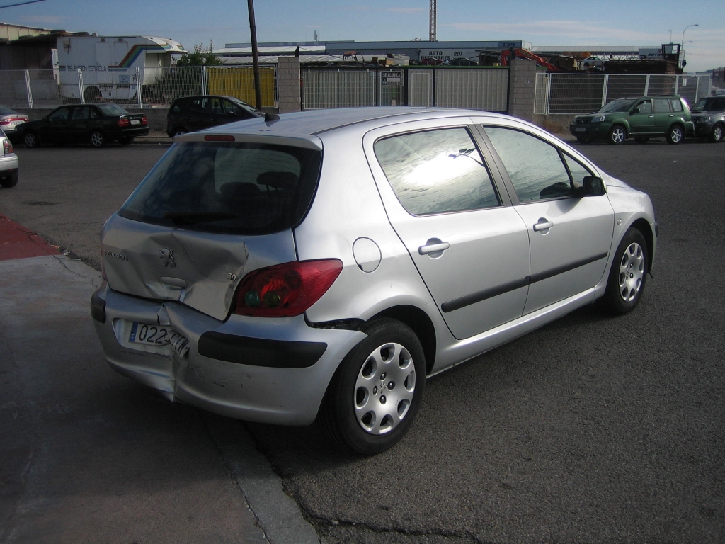 VISTA TRASERA DERECHA PEUGEOT 307 2.0 HDI 90CV XR