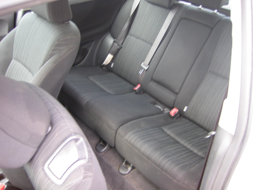 VISTA INTERIOR TRASERO TOYOTA AURIS 2.0 D4D 130CV